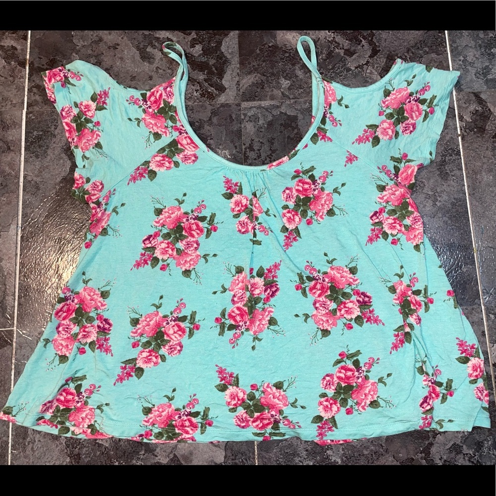 Ultra flirt cold shoulder size large